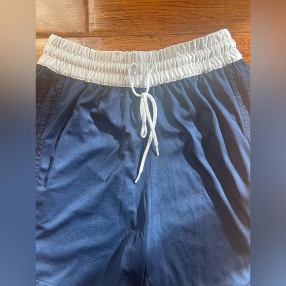 Adidas Shorts Men’s Basketball Club Navy White Size L - Picture 8 of 14